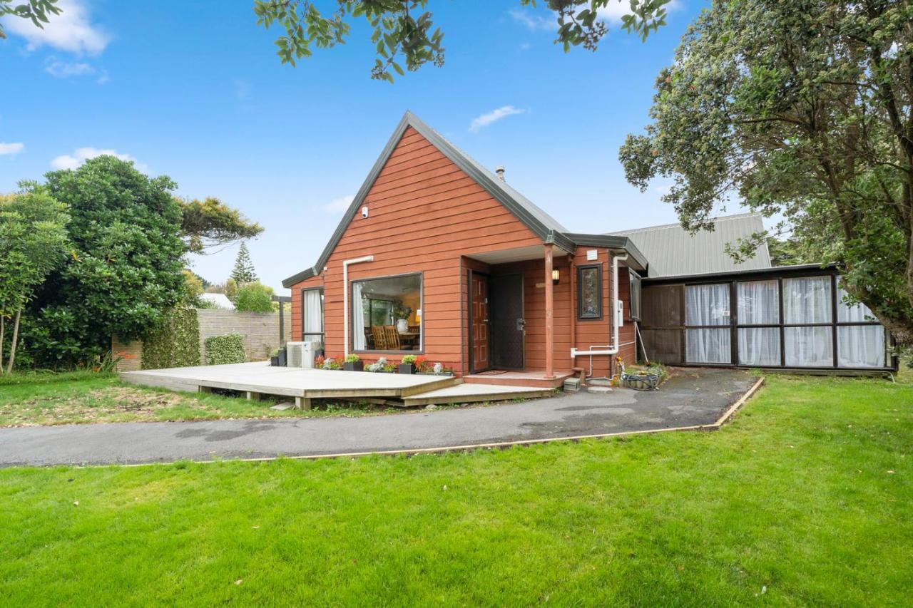 Wharerata - Otaki Beach Holiday Home 외부 사진
