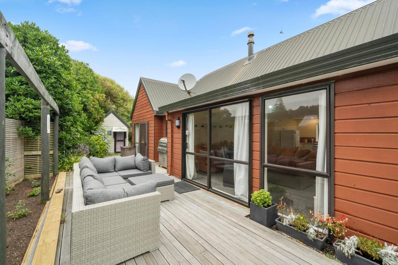 Wharerata - Otaki Beach Holiday Home 외부 사진