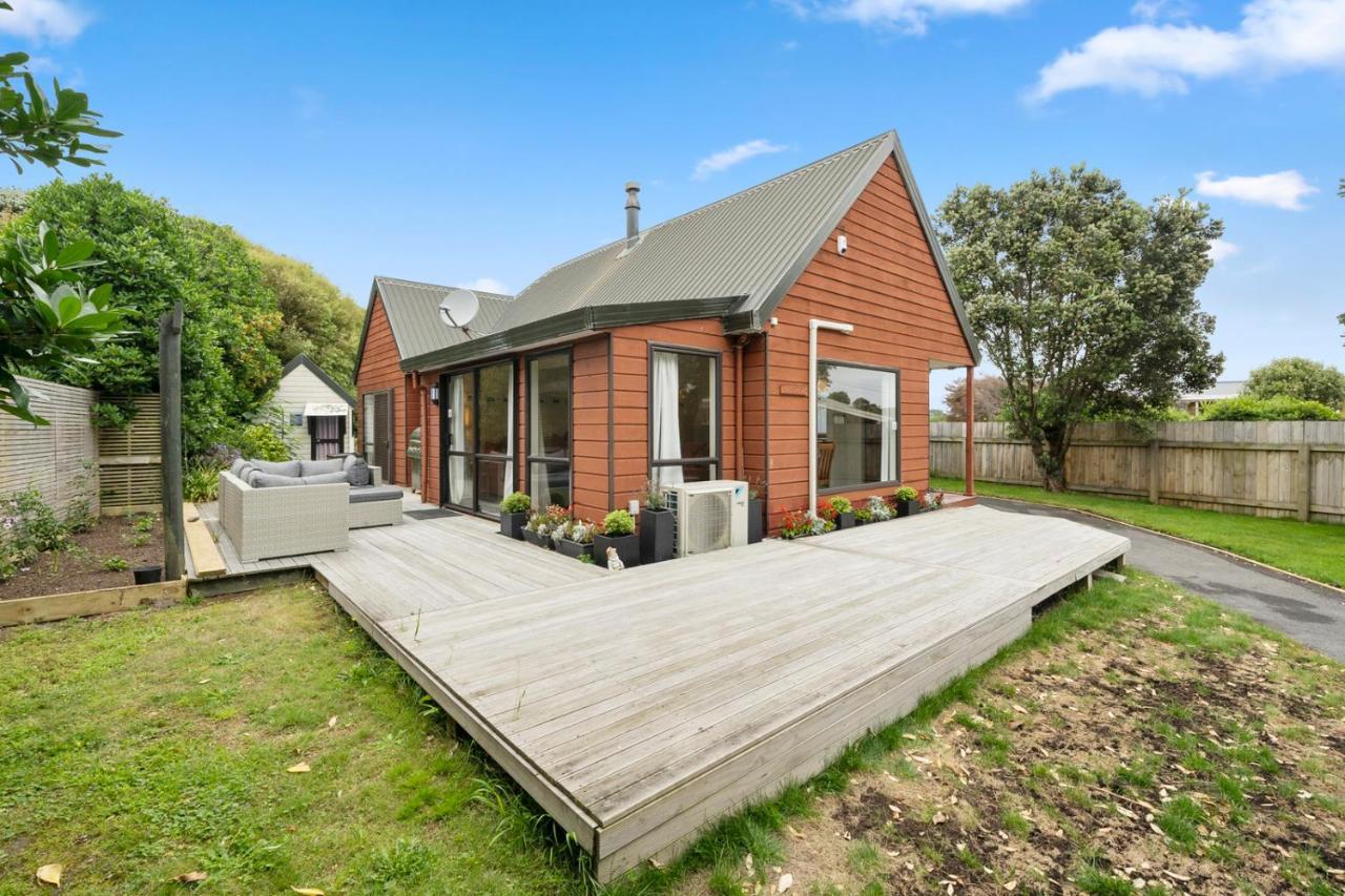 Wharerata - Otaki Beach Holiday Home 외부 사진