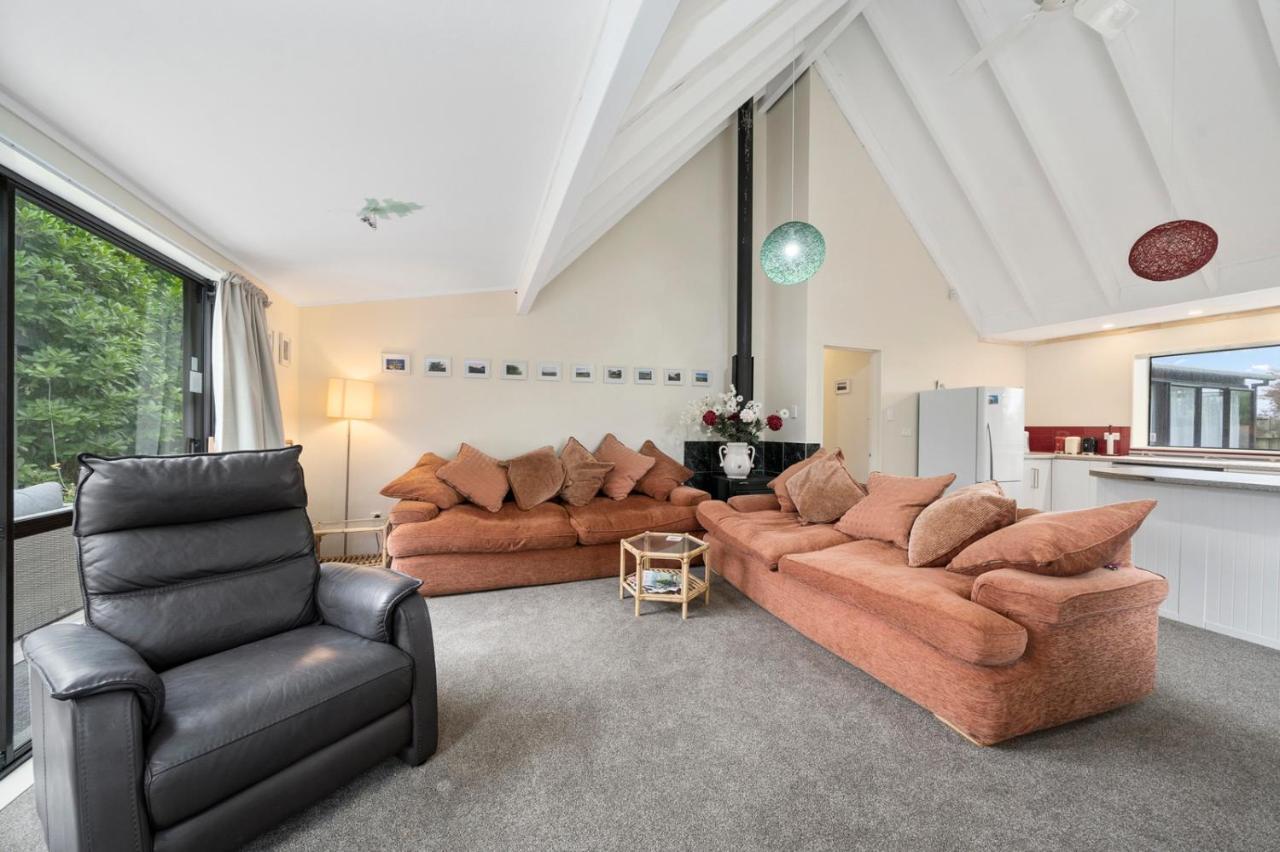 Wharerata - Otaki Beach Holiday Home 외부 사진